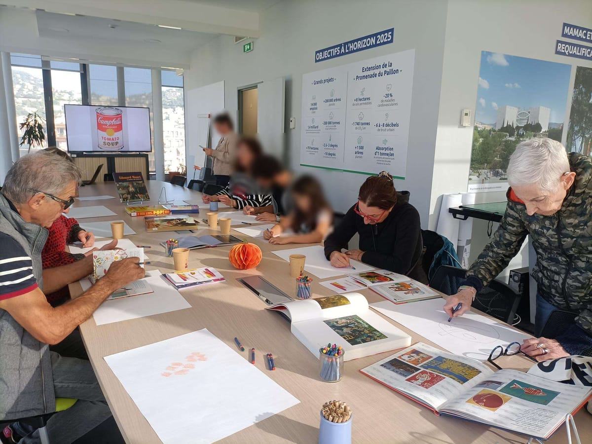 Atelier "Tous Art Table" réalisé avec les aidants